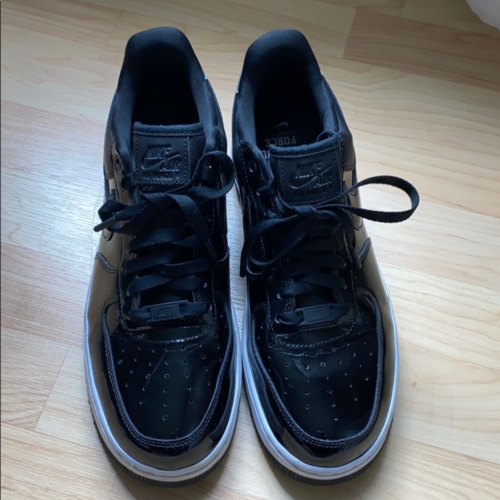 Nike Air Force 1 SE Premium Sneaker